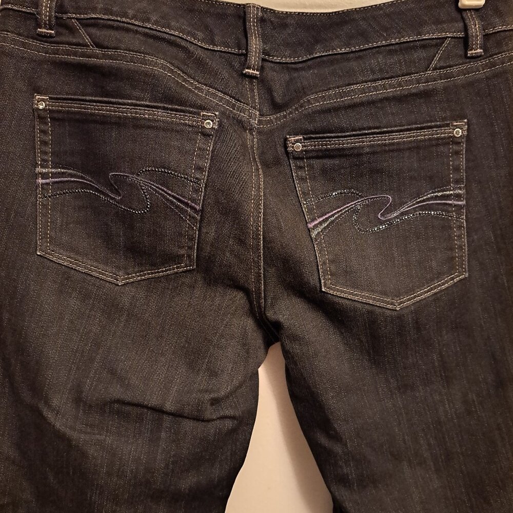 White House Black Market Feel Beaut Cropped Boot Leg Jeans W/Rhinestone Pockets - Picture 2 of 10